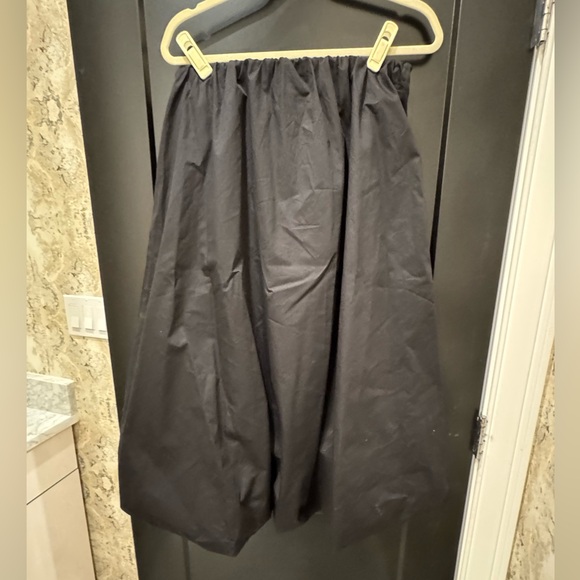 NWT Zara bubble midi skirt with bow. Black. Medium. - Picture 5 of 6